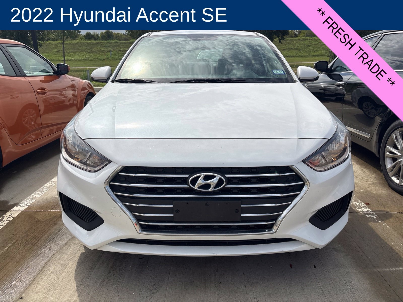 Used 2022 Hyundai Accent SE FWD image 2