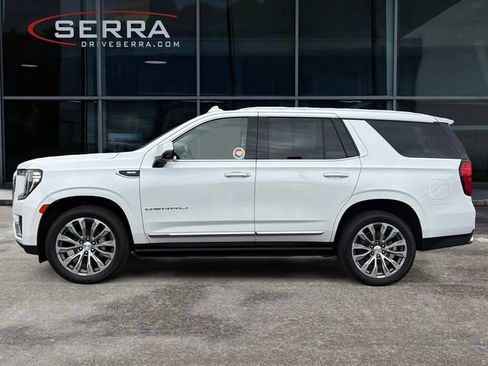 Used 2021 GMC Yukon Denali w/ Denali Premium Package AWD/4WD image 2