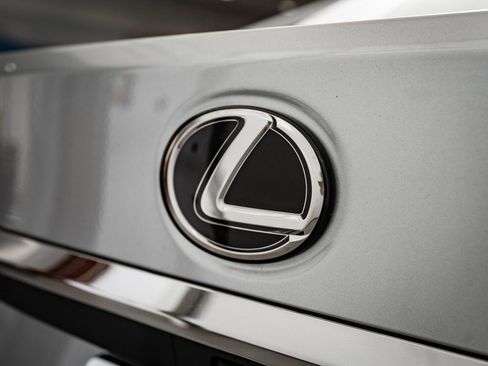 New 2025 Lexus ES 350 w/ Premium Package image 18