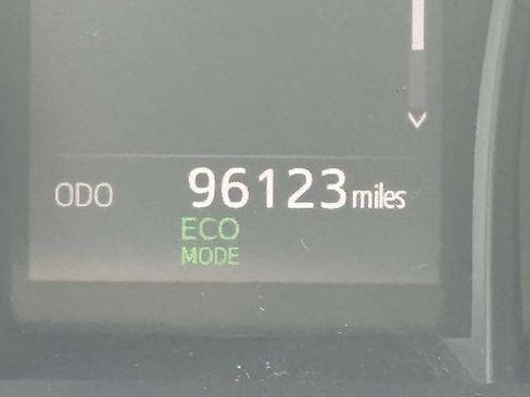 Used 2020 Toyota Camry LE FWD image 31