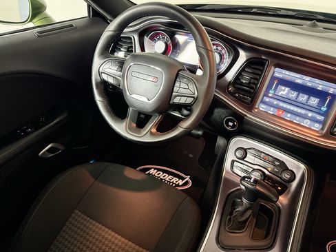 Used 2018 Dodge Challenger R/T Scat Pack w/ Dynamics Package RWD image 27