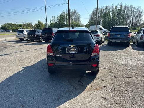 Used 2021 Chevrolet Trax LS image 6