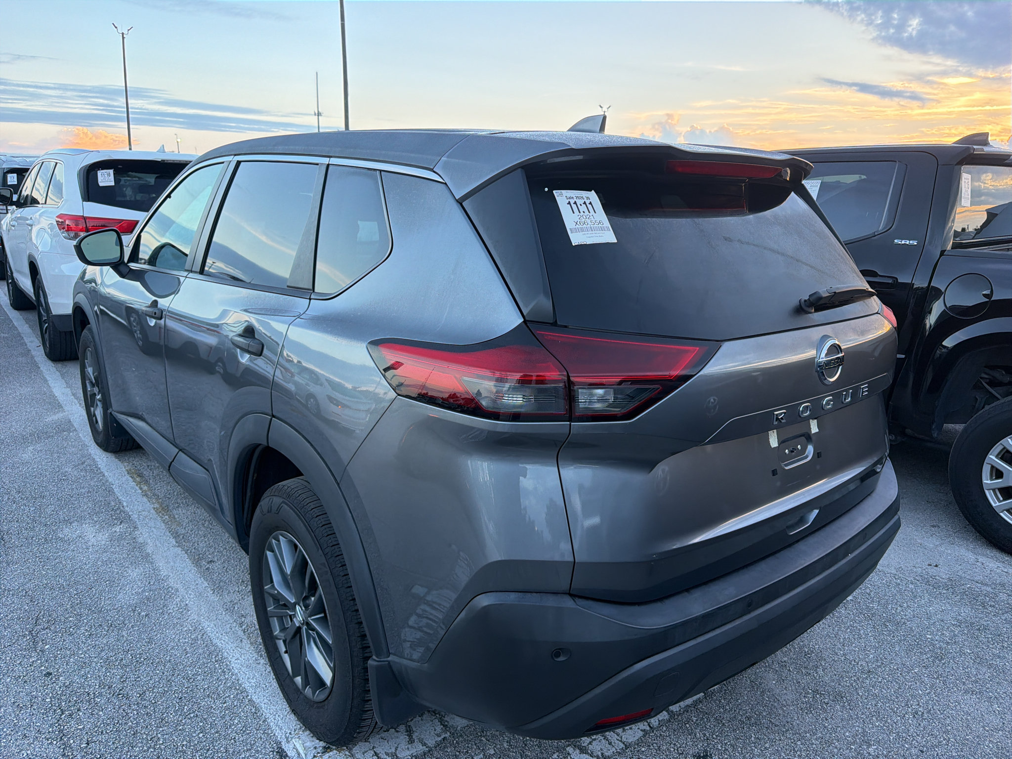 Used 2021 Nissan Rogue S FWD image 4