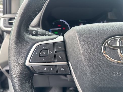 Used 2024 Toyota Sienna XLE image 14