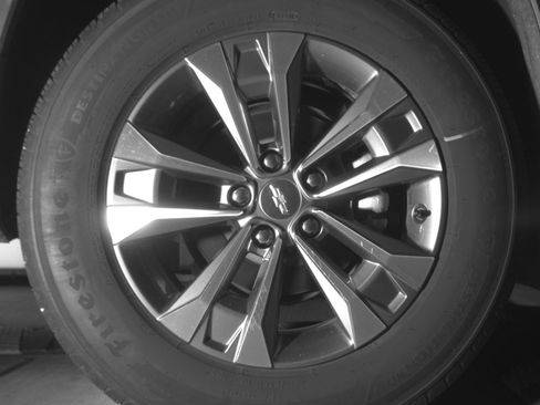 Used 2025 Chevrolet Equinox LT FWD image 15