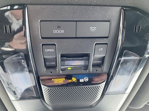 Used 2024 Lexus GX 550 image 34