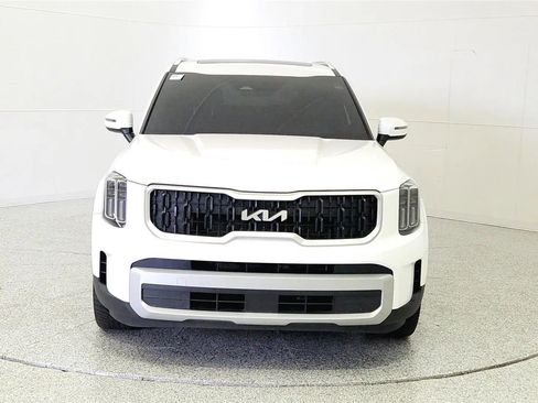Used 2024 Kia Telluride EX w/ EX Captain's Chair Package image 2
