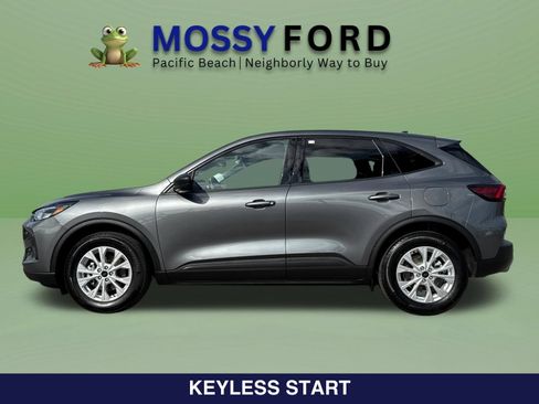 Used 2025 Ford Escape Active FWD image 9