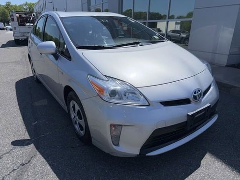 Used 2013 Toyota Prius Two FWD image 2