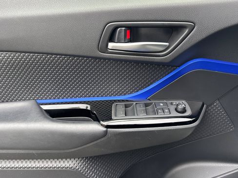 Certified 2020 Toyota C-HR XLE image 14