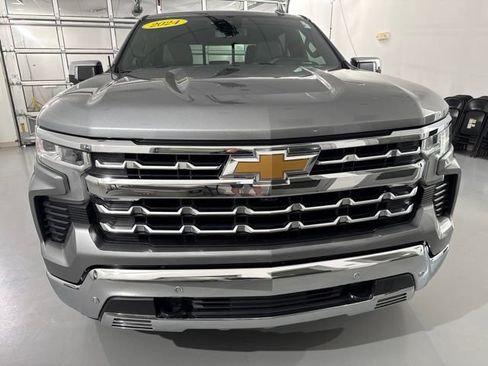 Used 2024 Chevrolet Silverado 1500 LTZ AWD/4WD image 2