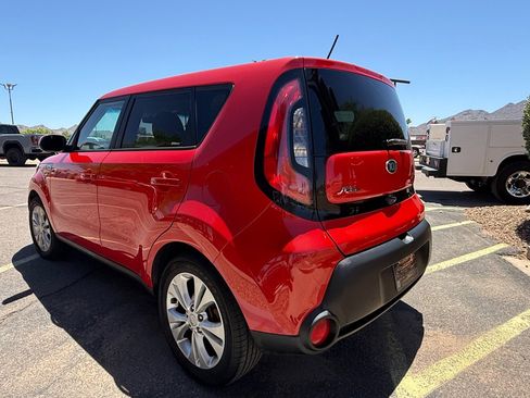 Used 2015 Kia Soul + w/ Audio Package FWD image 5