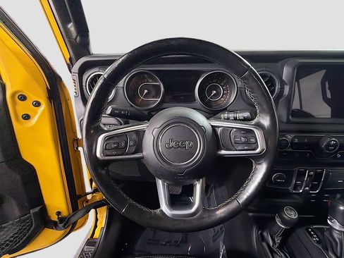 Used 2019 Jeep Wrangler Unlimited Sahara w/ Quick Order Package 24M Moab AWD/4WD image 13