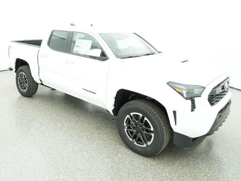 New 2025 Toyota Tacoma TRD Sport image 13