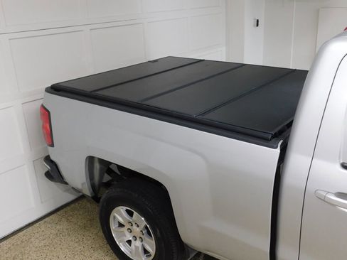 Used 2017 Chevrolet Silverado 1500 LT w/ LT Convenience Package RWD image 8