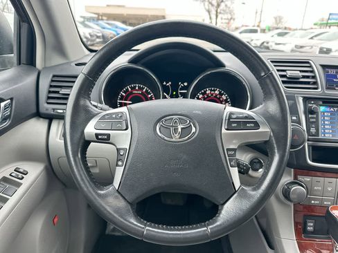 Used 2013 Toyota Highlander Limited image 28
