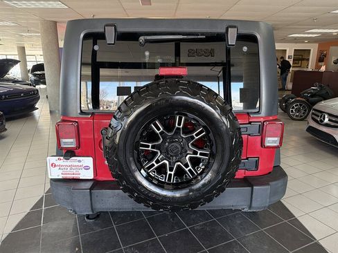 Used 2010 Jeep Wrangler Unlimited Sport image 7