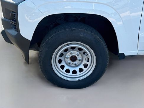 Used 2023 Chevrolet Colorado W/T RWD image 31