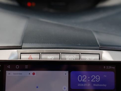 Used 2015 Toyota Venza XLE image 41