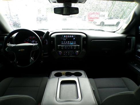 Used 2018 Chevrolet Silverado 1500 LT w/ LT Eassist Package AWD/4WD image 19