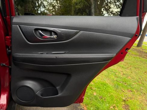 Used 2015 Nissan Rogue SL w/ SL Premium Package image 51