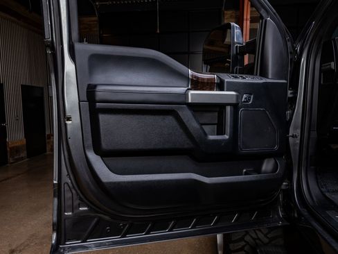 Used 2017 Ford F350 Platinum w/ Platinum Ultimate Package image 36