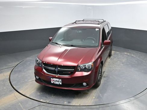 Used 2018 Dodge Grand Caravan SE image 31