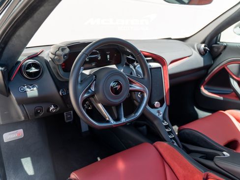 Used 2024 McLaren 750S RWD image 13