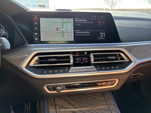 Used 2022 BMW X7 M50i image 16