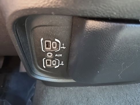 Certified 2023 RAM 1500 Laramie image 30