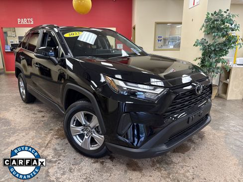 Used 2022 Toyota RAV4 XLE w/ Convenience Package image 1