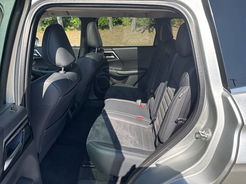 Used 2022 Mitsubishi Outlander SE image 11