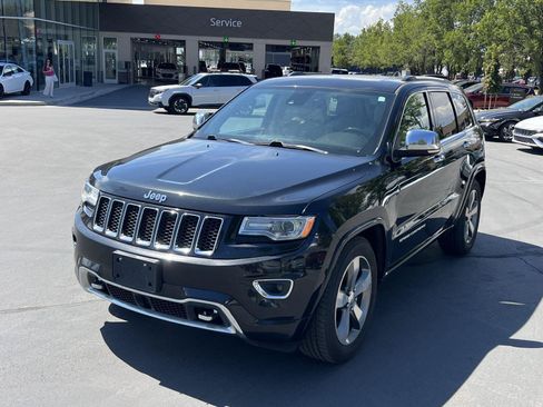 Used 2015 Jeep Grand Cherokee Overland w/ Advanced Technology Group AWD/4WD image 2