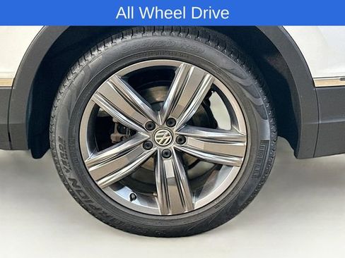 Used 2020 Volkswagen Tiguan SEL AWD/4WD image 6