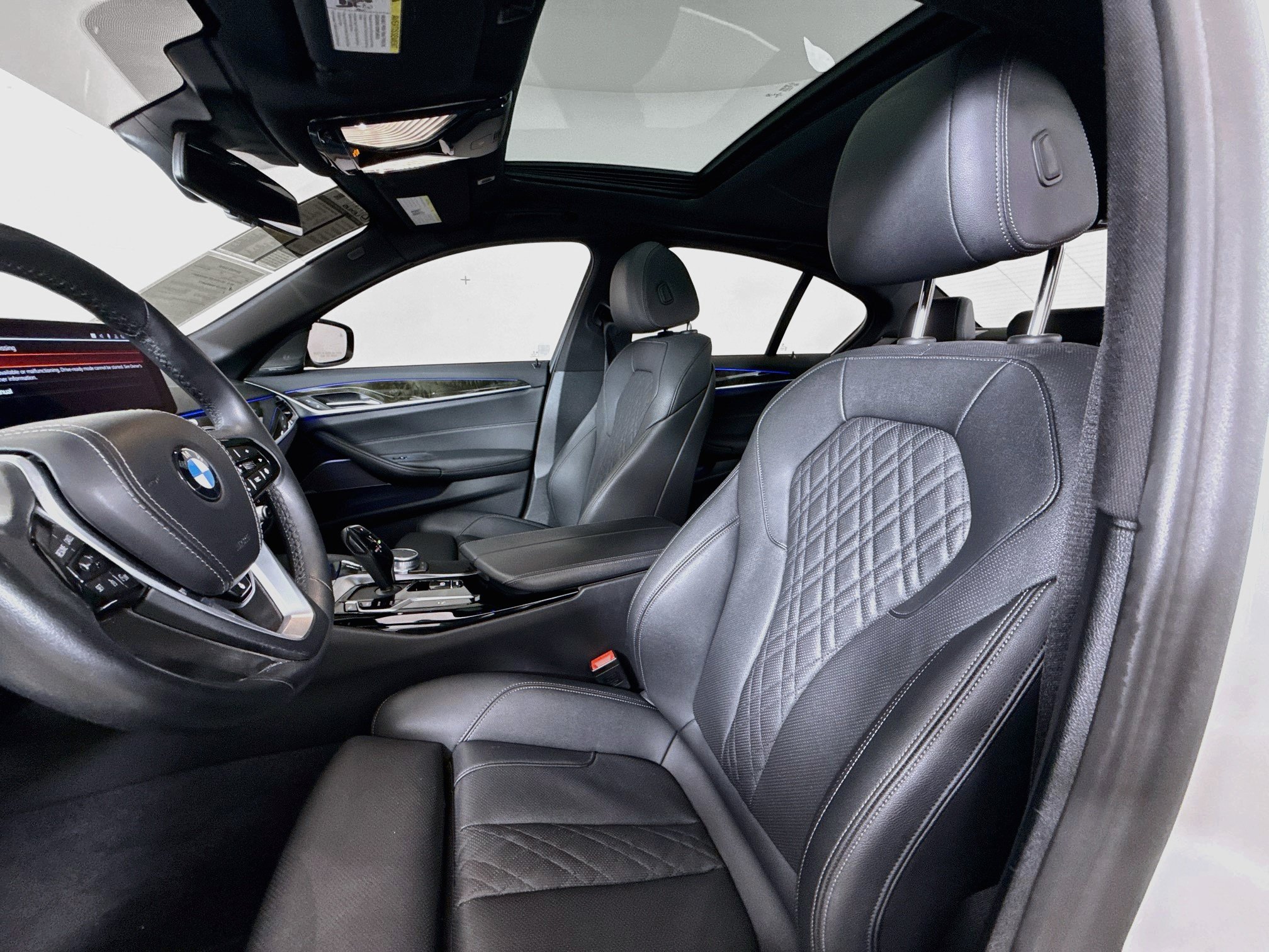 Used 2022 BMW 530i xDrive w/ Premium Package AWD/4WD image 11