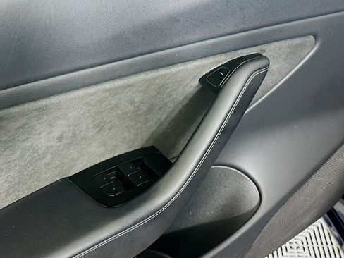 Used 2018 Tesla Model 3 Long Range RWD image 15
