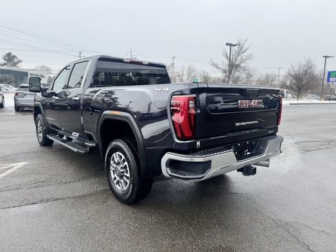 Used 2025 GMC Sierra 2500 SLT w/ SLT Convenience Package image 4