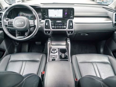 Certified 2023 Kia Sorento EX w/ Panoramic Sunroof Package FWD image 11