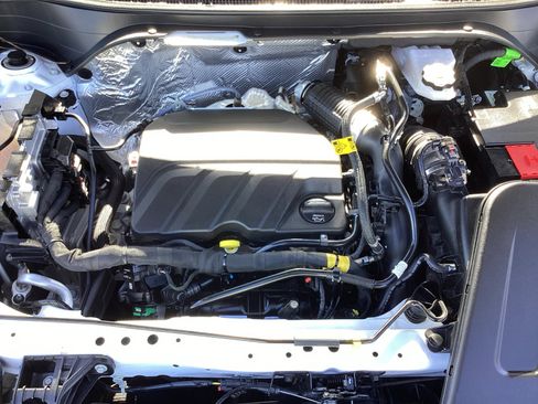 Used 2025 Chevrolet Trax LT w/ LT Convenience Package image 33