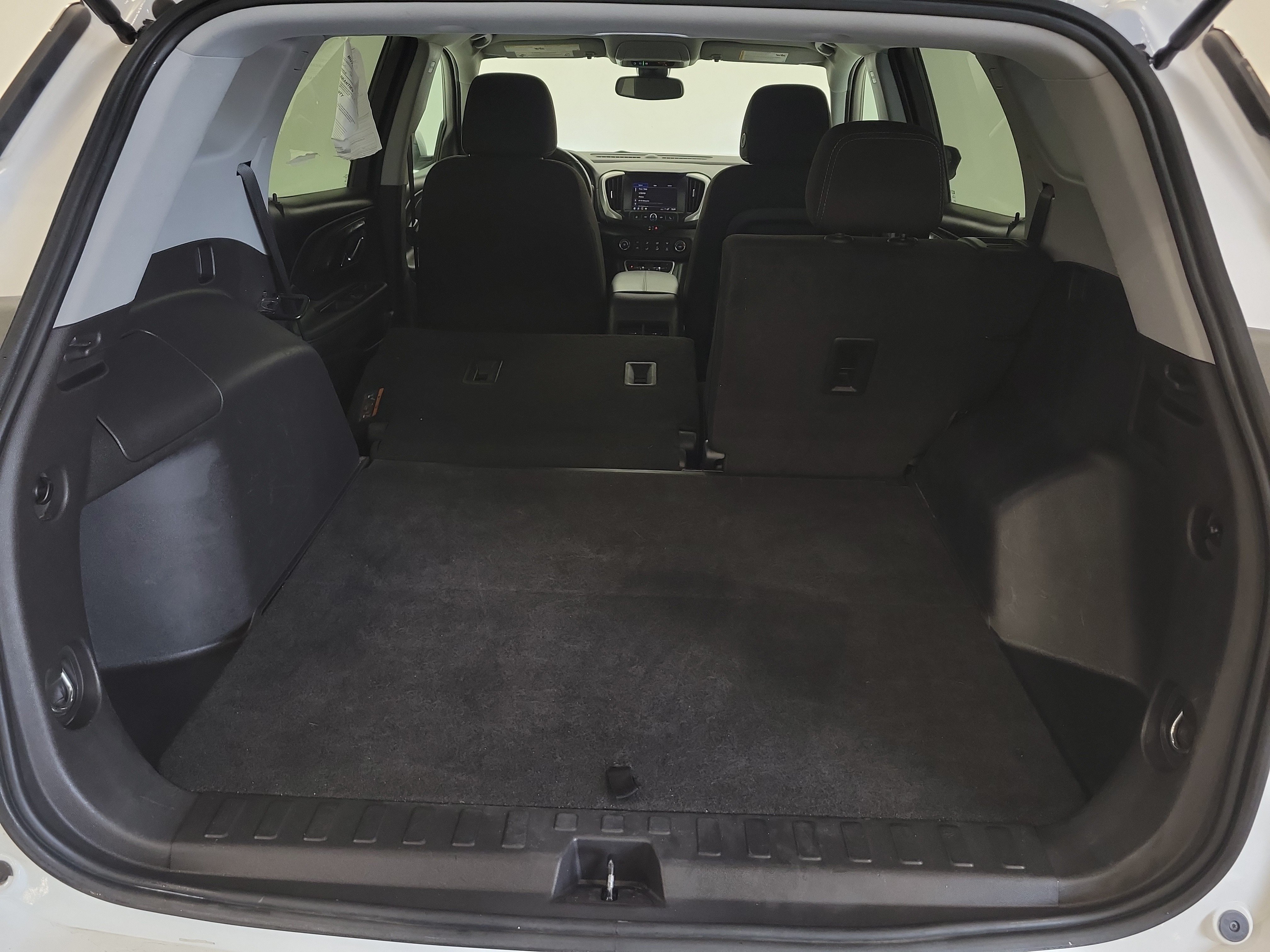 Used 2024 GMC Terrain SLE FWD image 24