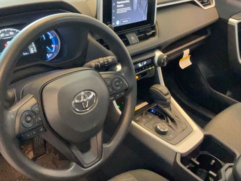 Certified 2025 Toyota RAV4 XLE AWD/4WD image 21