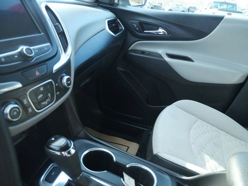 Used 2021 Chevrolet Equinox LS w/ LS Convenience Package image 14