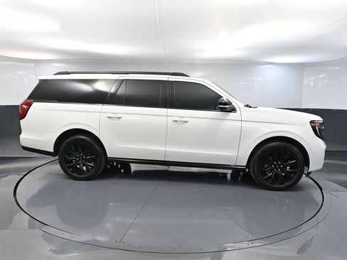 Used 2025 Ford Expedition Max Platinum w/ Stealth Appearance Package AWD/4WD image 4