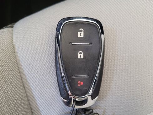 Used 2020 Chevrolet Equinox LS w/ LPO, Cargo Package AWD/4WD image 32