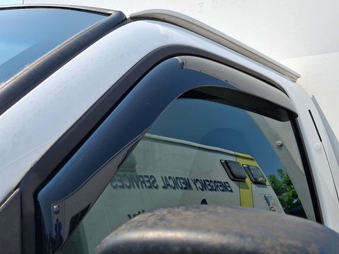 Used 2016 Chevrolet Express 3500 RWD image 24