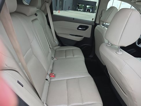 Used 2023 Nissan Rogue SL w/ SL Premium Package image 16