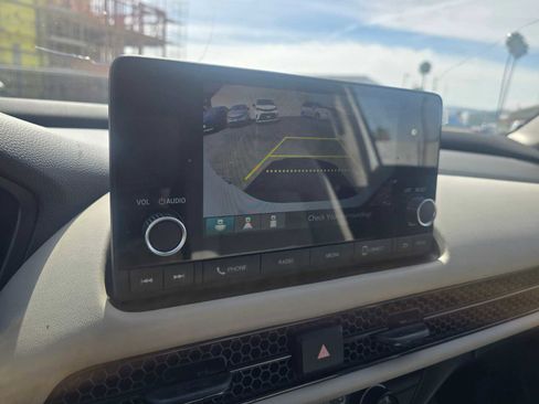 Used 2023 Honda HR-V LX image 27