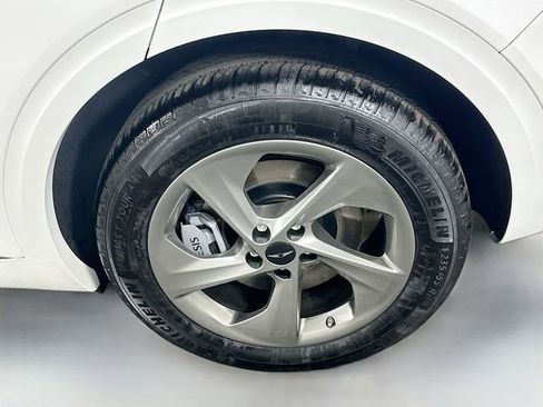 Certified 2026 Genesis GV70 2.5T Advanced image 23