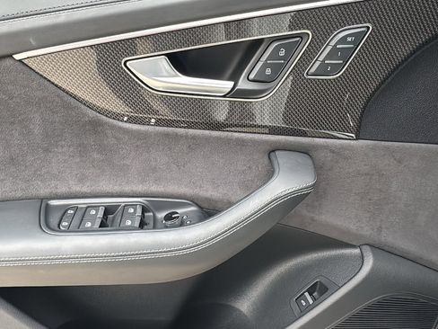 Used 2023 Audi SQ8 Prestige image 13