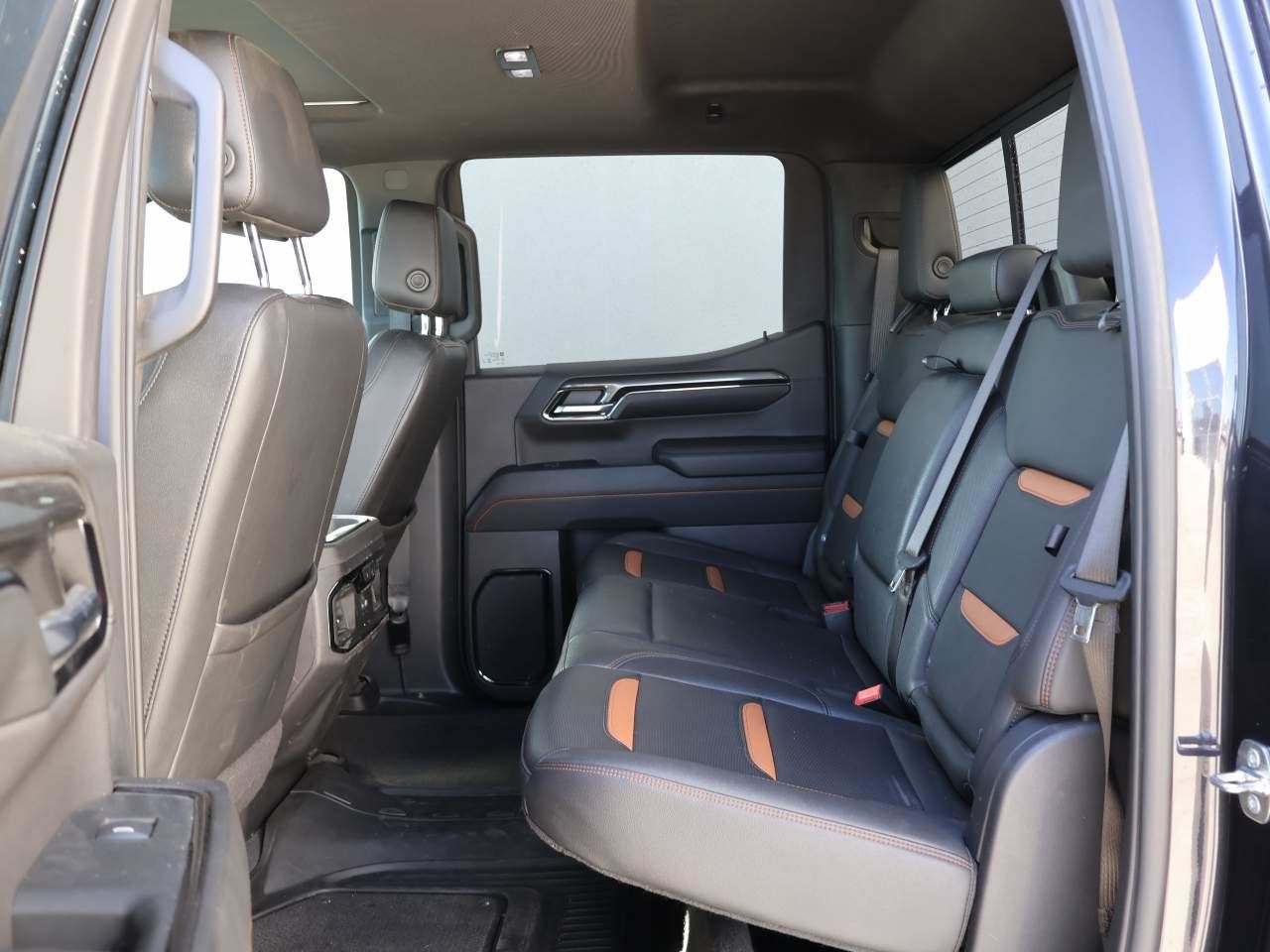 Used 2024 GMC Sierra 1500 AT4 w/ AT4 Premium Package AWD/4WD image 10